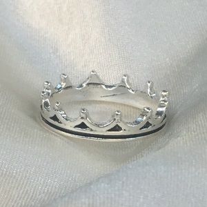 ❤️ 2 for $10 PRICE DROP 
Royal Princess Crown ring
